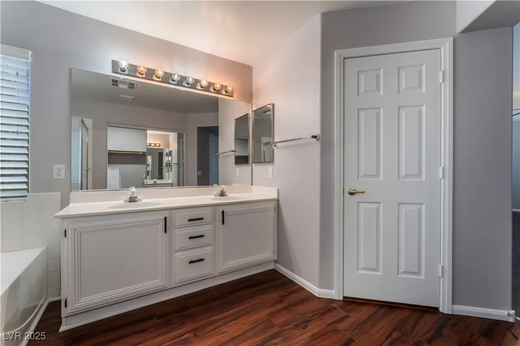 220 Emerald Vista, Las Vegas, NV 89144