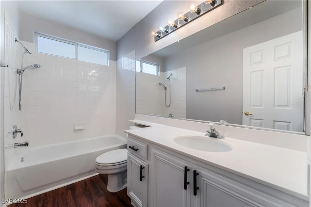 220 Emerald Vista, Las Vegas, NV 89144