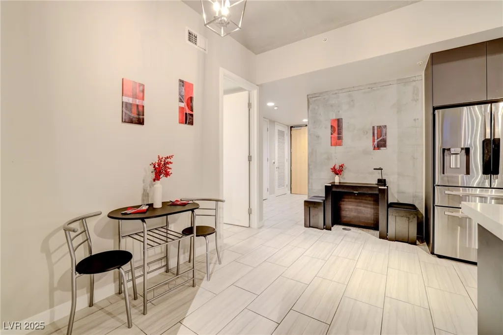 353 Bonneville, Las Vegas, NV 89101