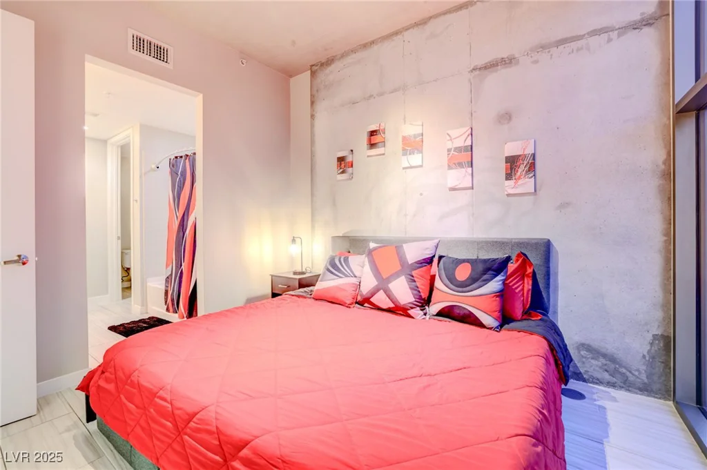 353 Bonneville, Las Vegas, NV 89101