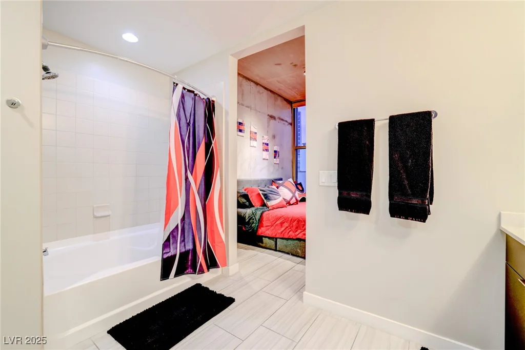 353 Bonneville, Las Vegas, NV 89101
