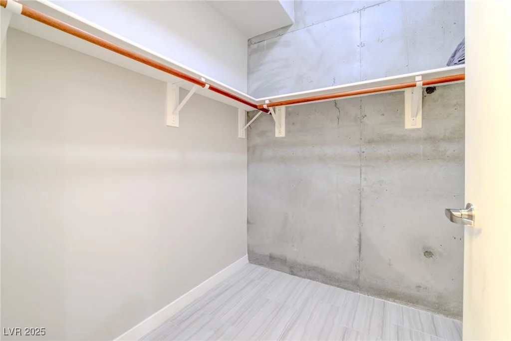 353 Bonneville, Las Vegas, NV 89101