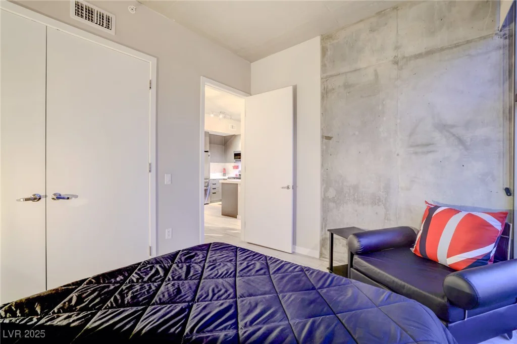 353 Bonneville, Las Vegas, NV 89101