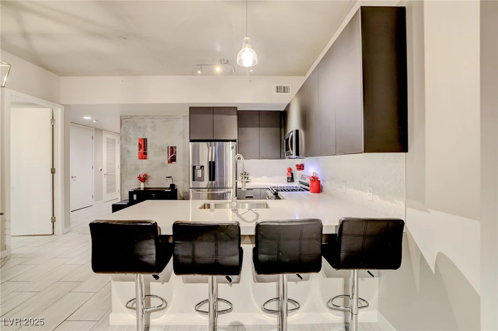 353 Bonneville, Las Vegas, NV 89101