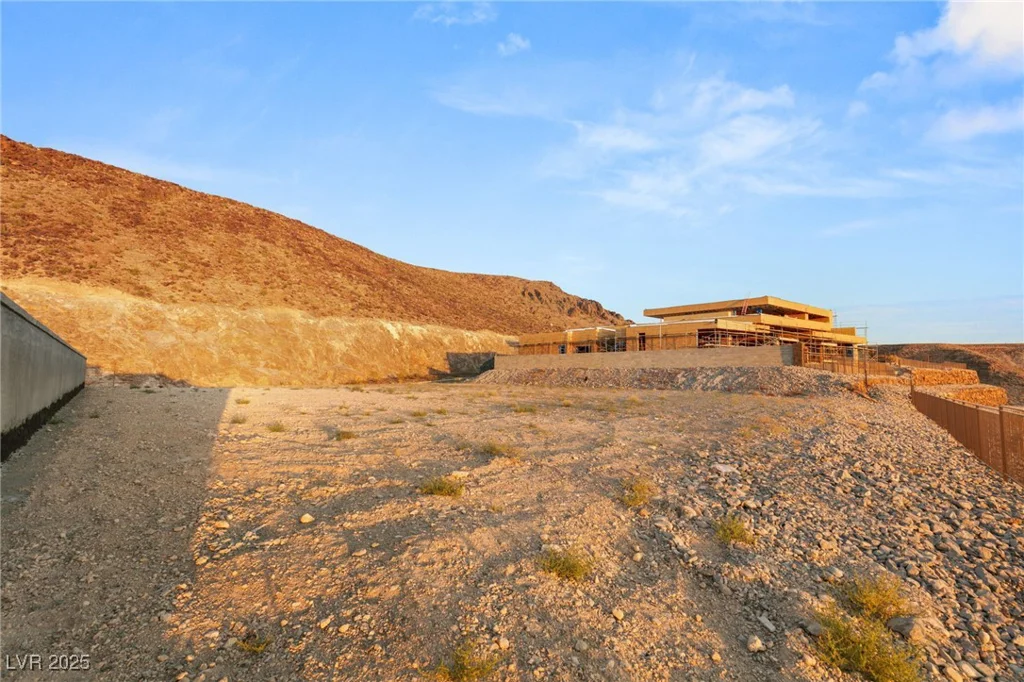 5 Stoneshead, Henderson, NV 89012