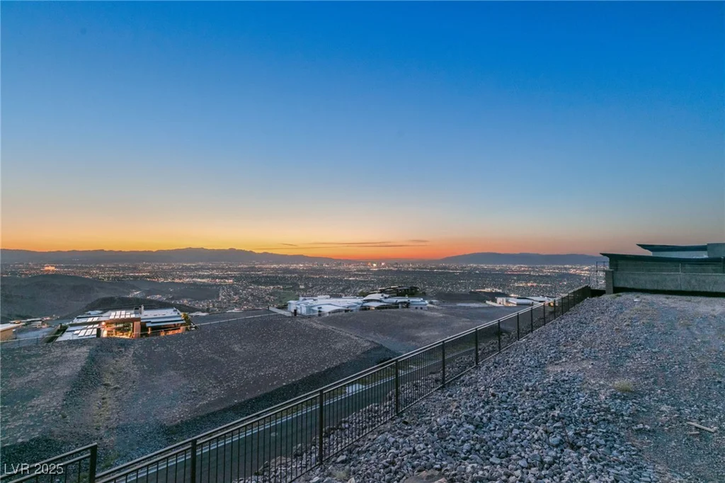 5 Stoneshead, Henderson, NV 89012