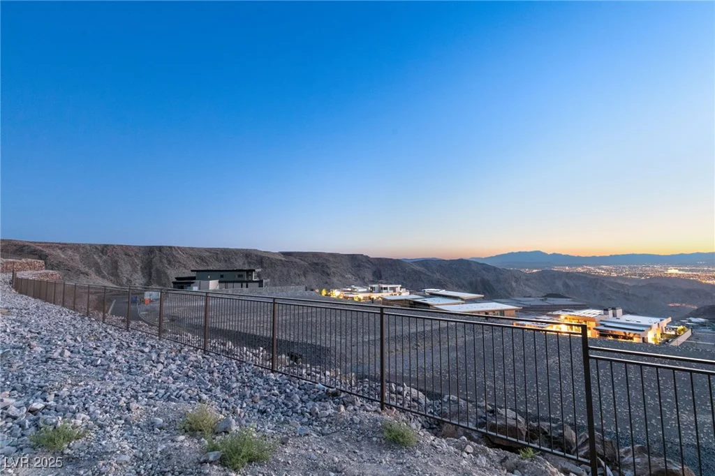 5 Stoneshead, Henderson, NV 89012