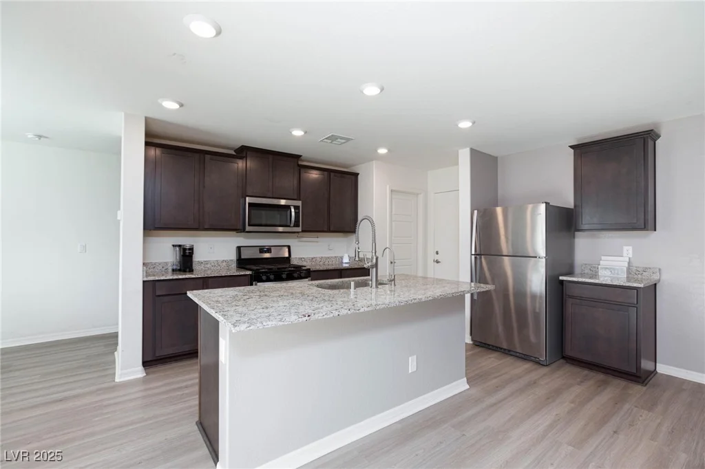 521 Abrazar, North Las Vegas, NV 89081