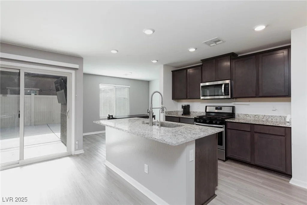 521 Abrazar, North Las Vegas, NV 89081