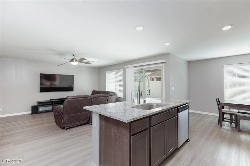 521 Abrazar, North Las Vegas, NV 89081