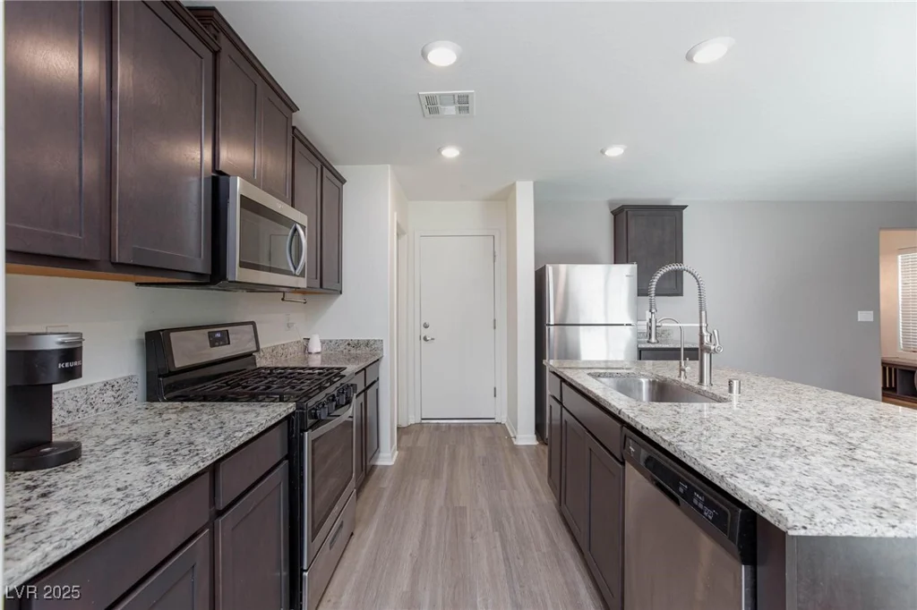 521 Abrazar, North Las Vegas, NV 89081