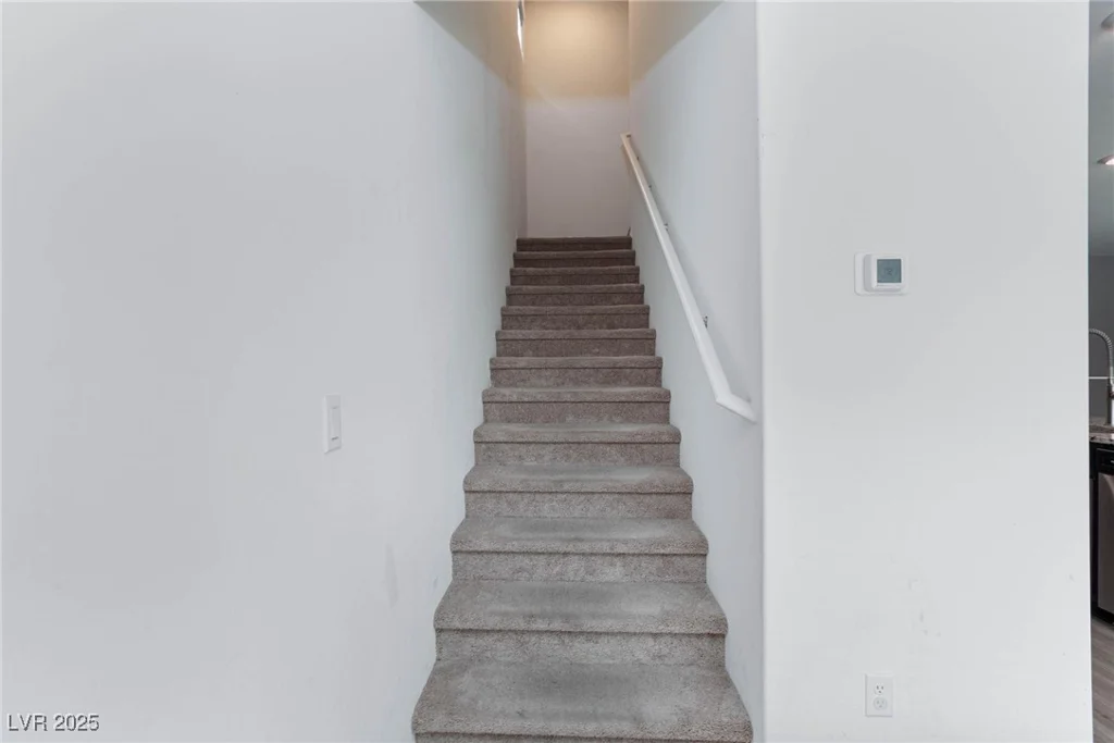 521 Abrazar, North Las Vegas, NV 89081
