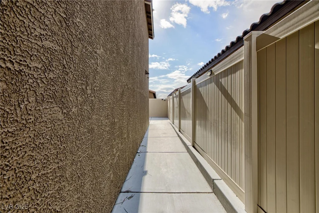 521 Abrazar, North Las Vegas, NV 89081