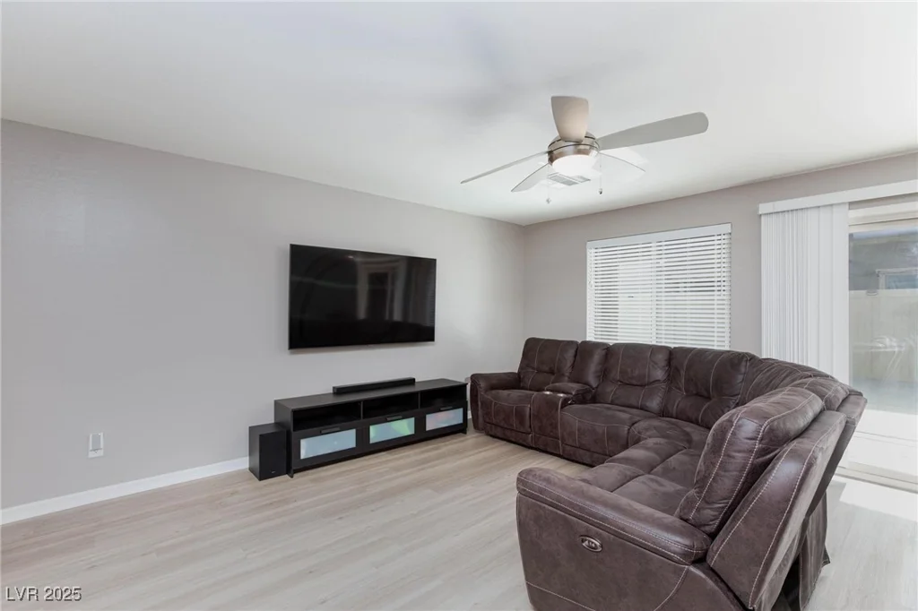 521 Abrazar, North Las Vegas, NV 89081