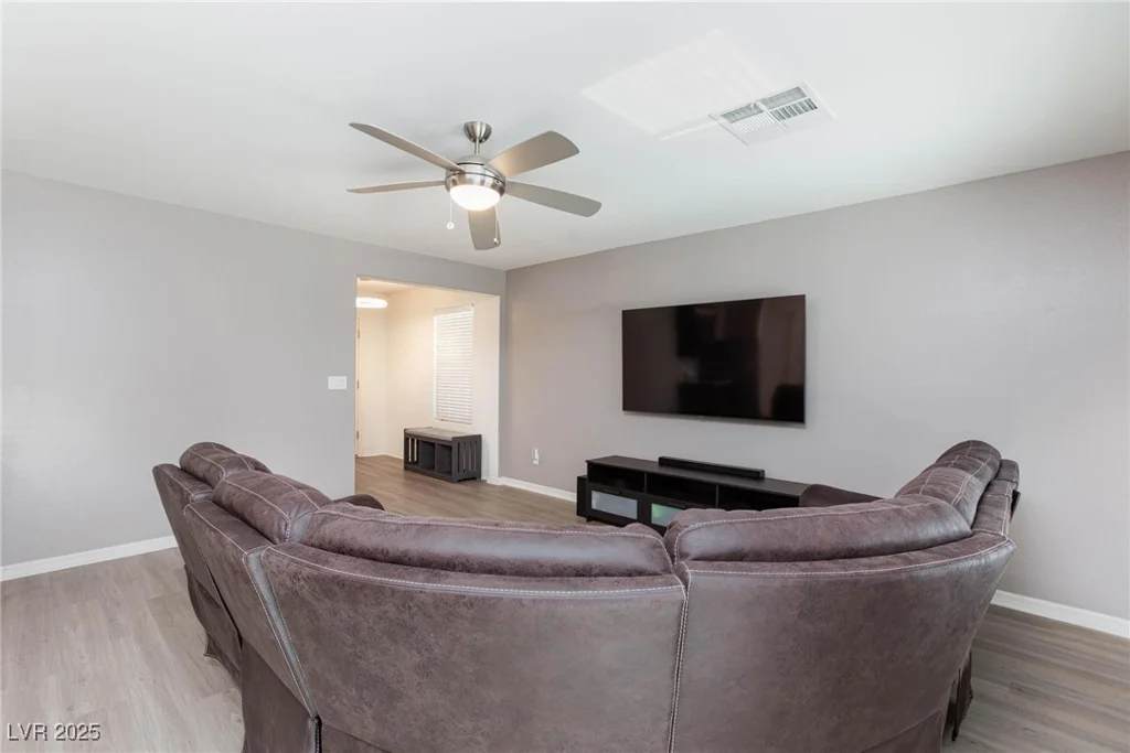 521 Abrazar, North Las Vegas, NV 89081