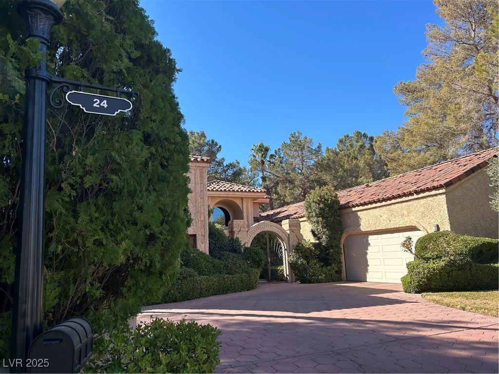 24 Wild Dunes, Las Vegas, NV 89113