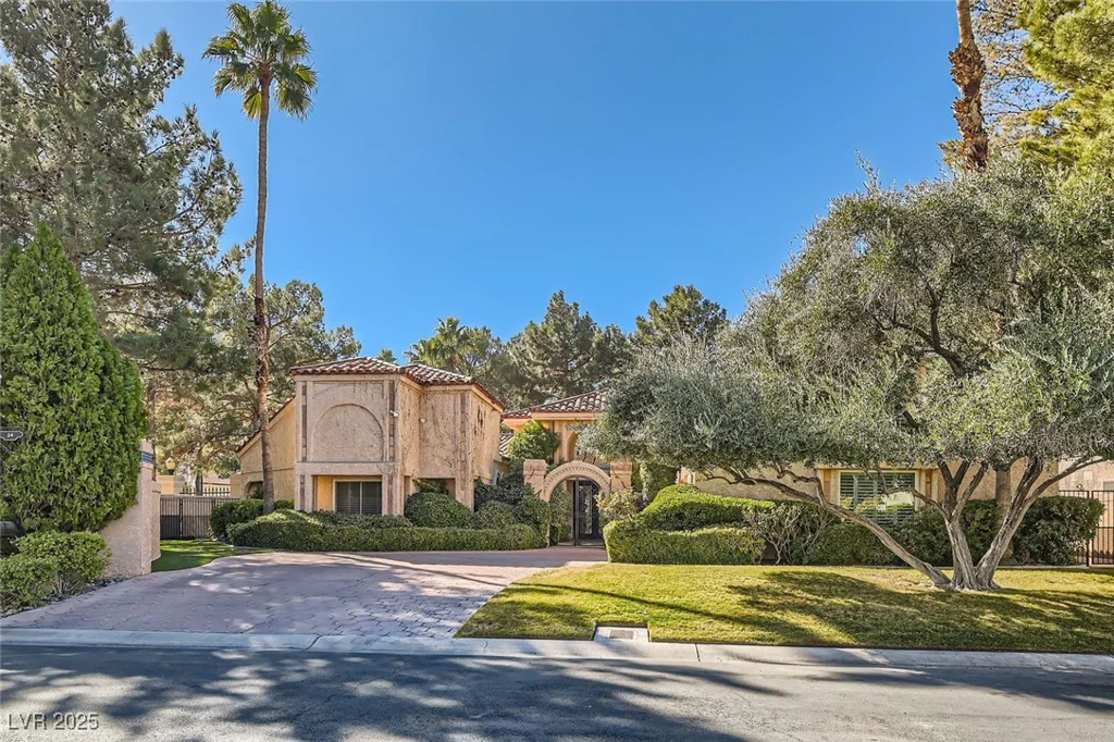 24 Wild Dunes, Las Vegas, NV 89113