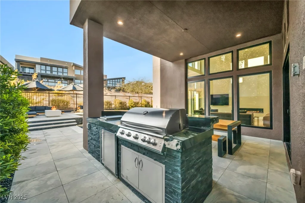 10896 Tranquil Hills, Las Vegas, NV 89135