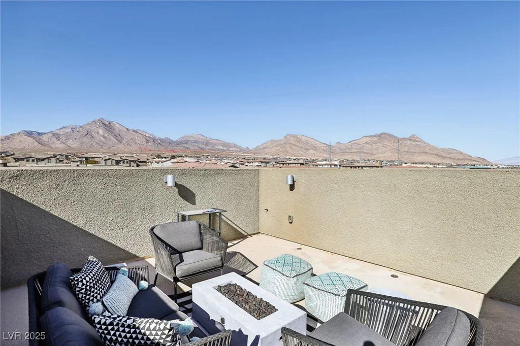 104 Alamere Falls, Las Vegas, NV 89138