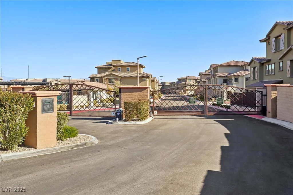 104 Alamere Falls, Las Vegas, NV 89138