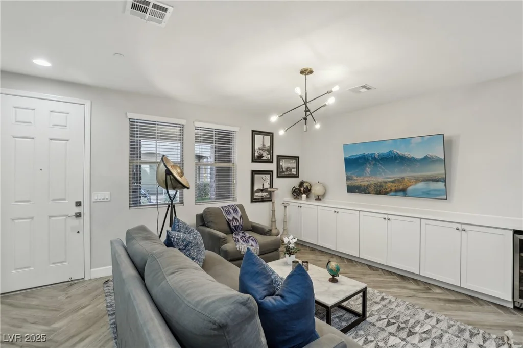 104 Alamere Falls, Las Vegas, NV 89138