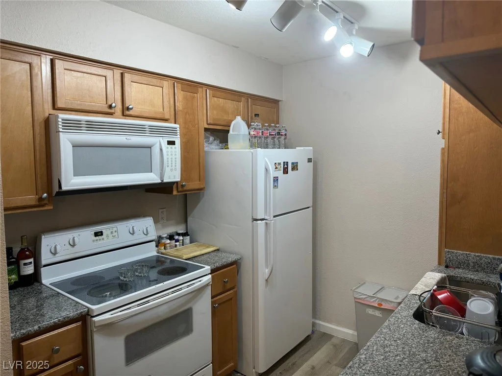 730 Oakmont, Las Vegas, NV 89109