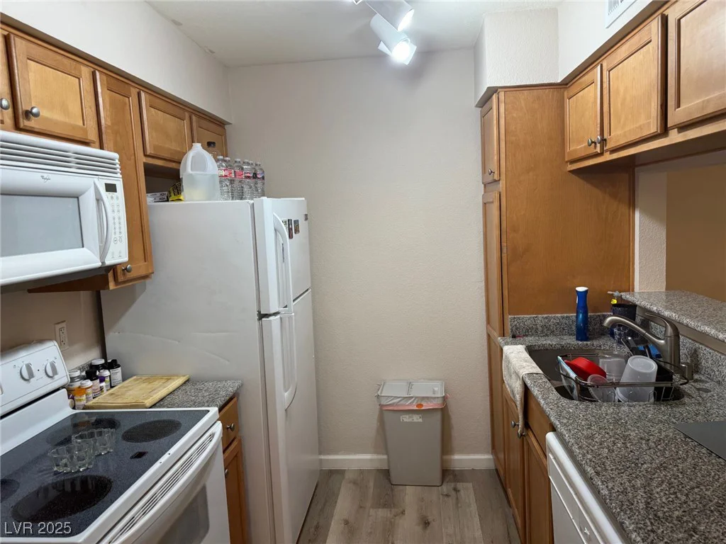 730 Oakmont, Las Vegas, NV 89109