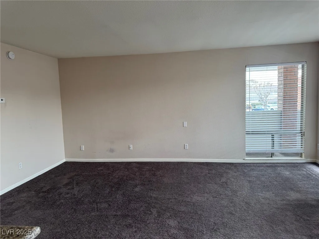 730 Oakmont, Las Vegas, NV 89109
