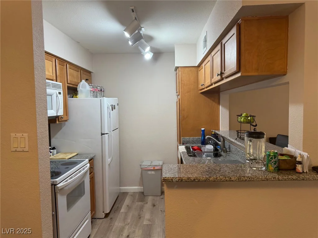 730 Oakmont, Las Vegas, NV 89109