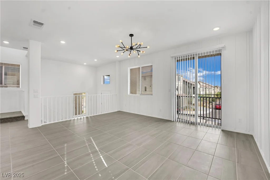 7883 Bethel Heights, Las Vegas, NV 89113
