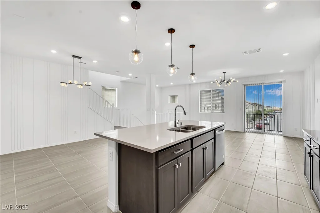 7883 Bethel Heights, Las Vegas, NV 89113