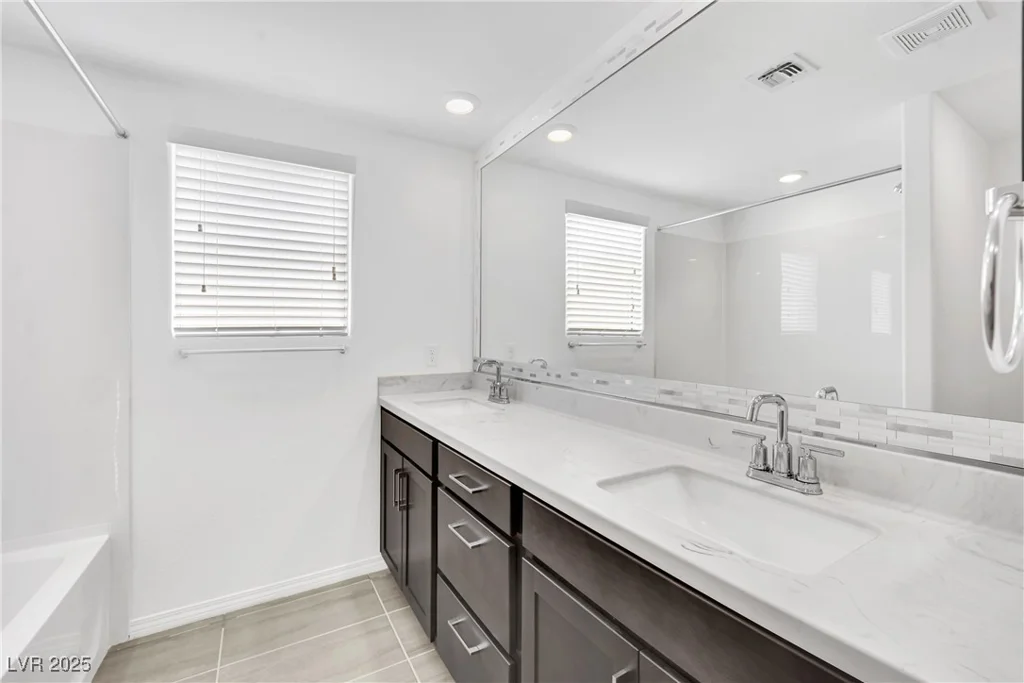 7883 Bethel Heights, Las Vegas, NV 89113