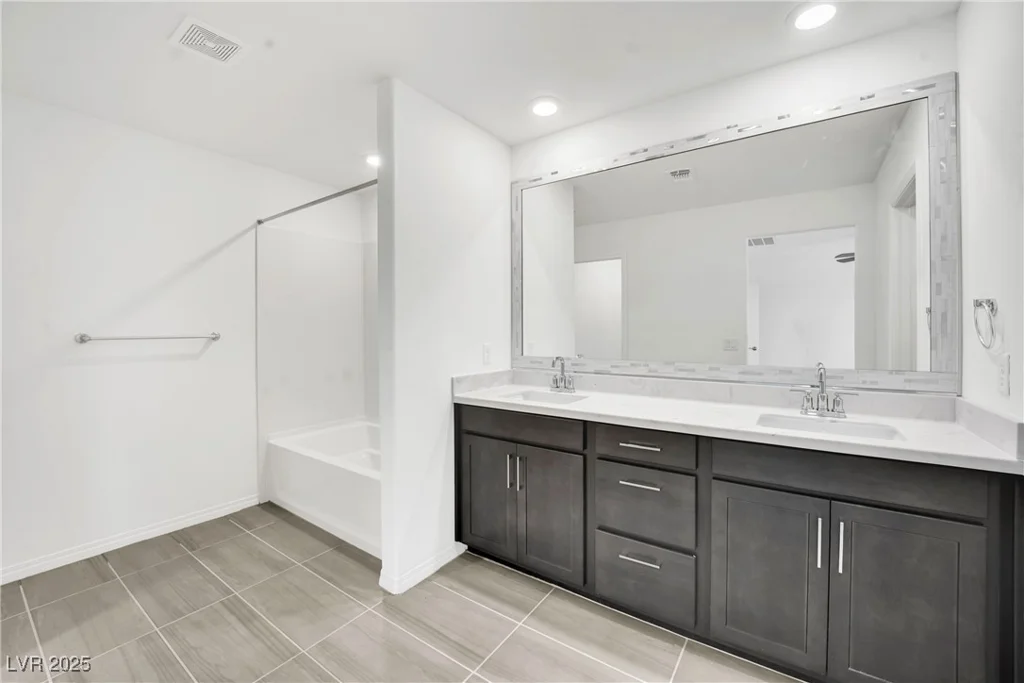 7883 Bethel Heights, Las Vegas, NV 89113
