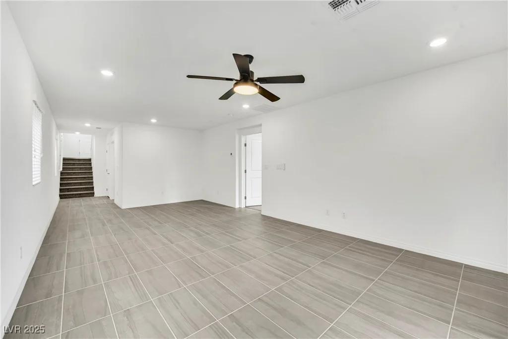 7883 Bethel Heights, Las Vegas, NV 89113