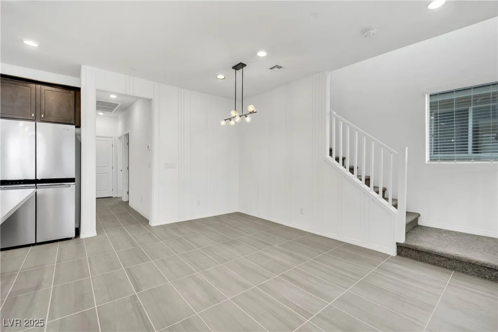 7883 Bethel Heights, Las Vegas, NV 89113
