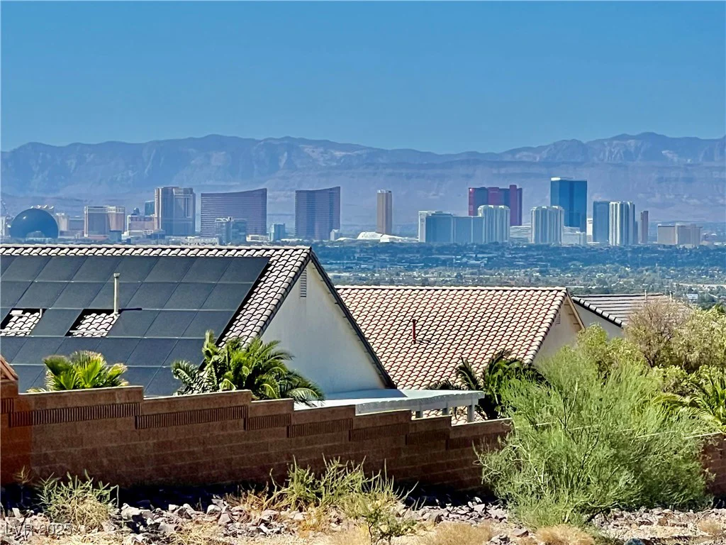 390 Peaceful, Las Vegas, NV 89110