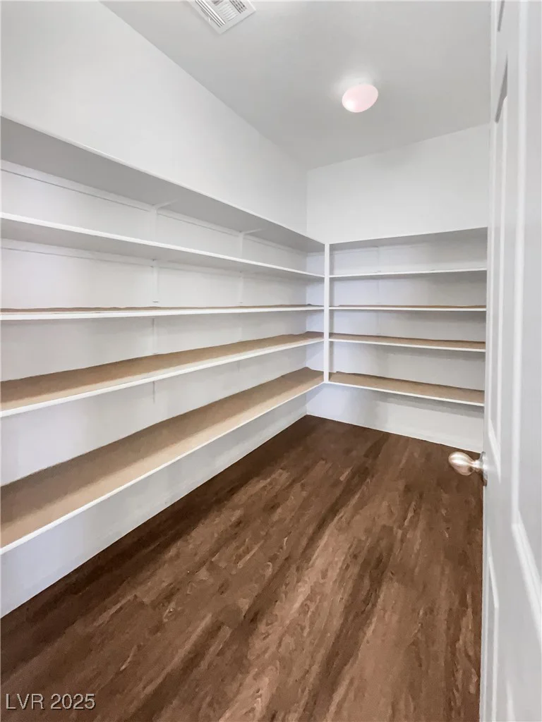 6220 Cotinga, North Las Vegas, NV 89031
