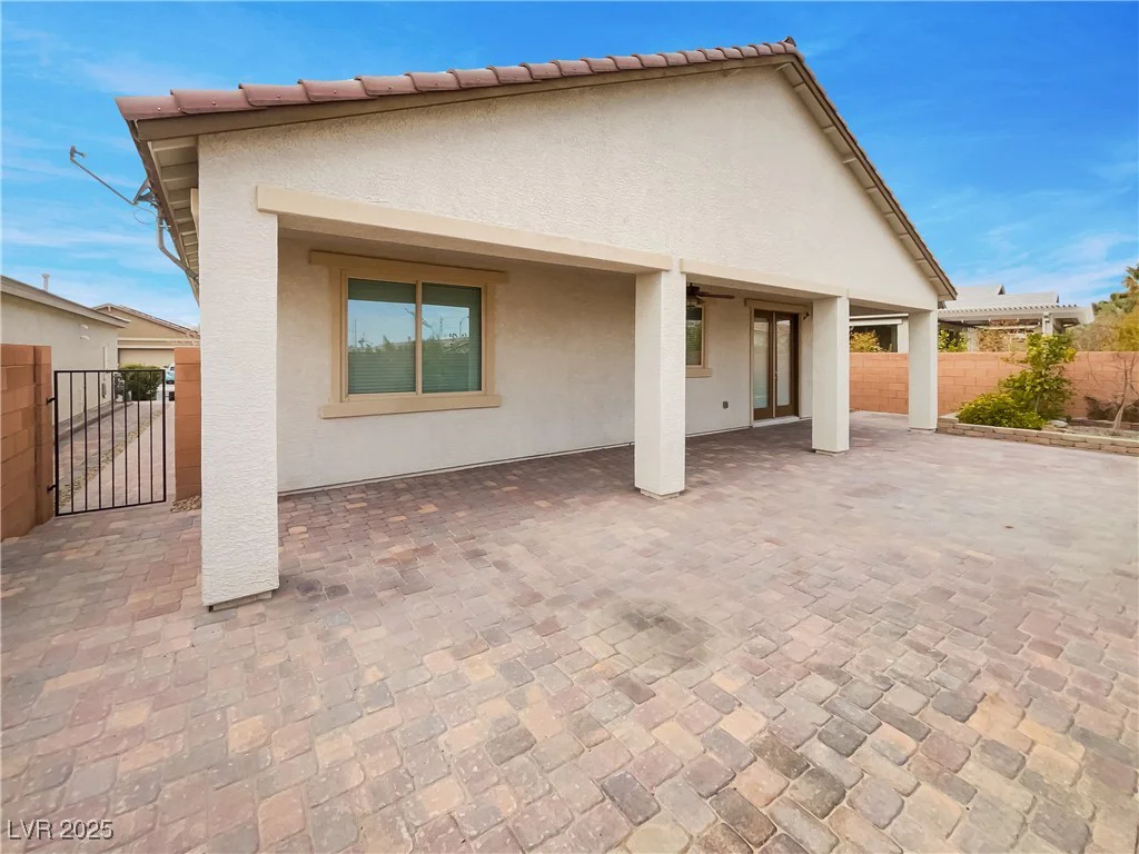 6220 Cotinga, North Las Vegas, NV 89031