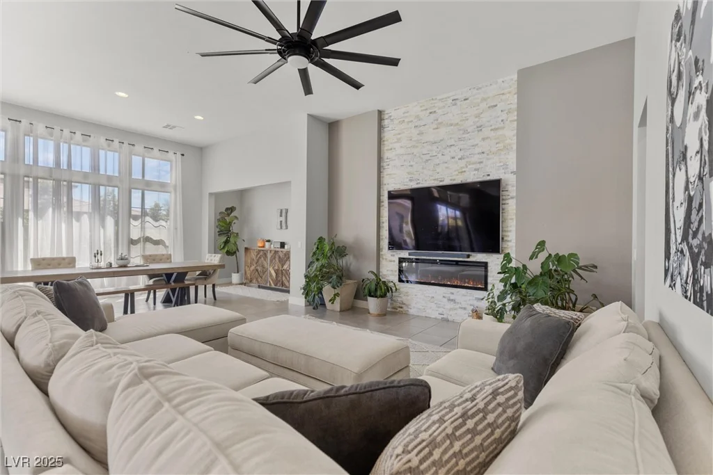 7869 Wheeler Creek, Las Vegas, NV 89113