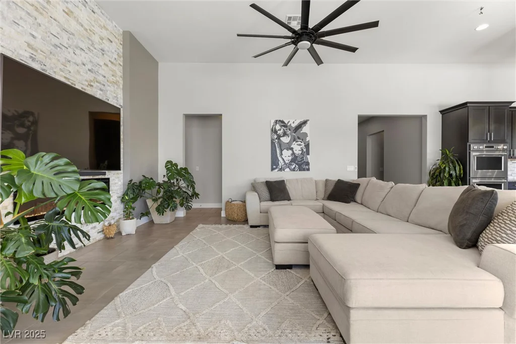 7869 Wheeler Creek, Las Vegas, NV 89113