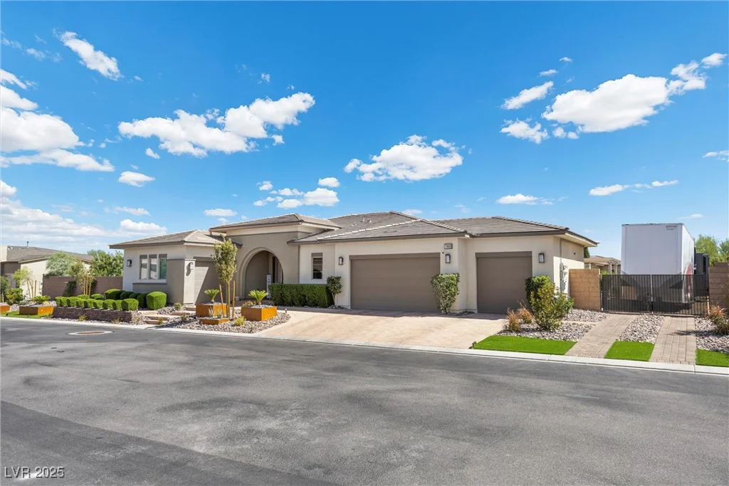 7869 Wheeler Creek, Las Vegas, NV 89113