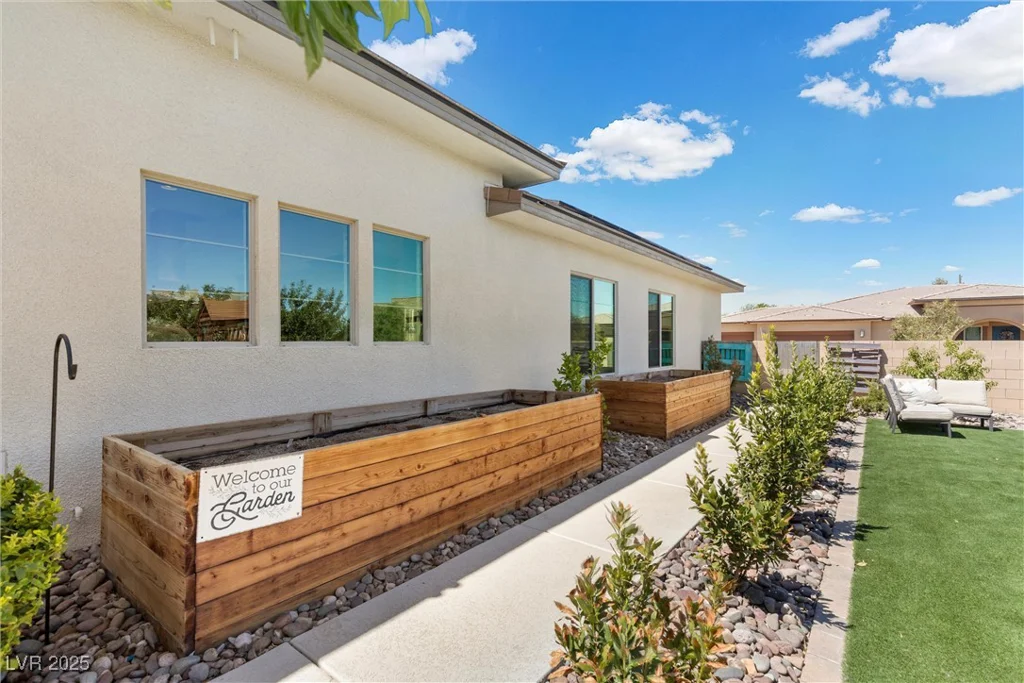 7869 Wheeler Creek, Las Vegas, NV 89113