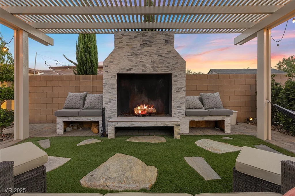 7869 Wheeler Creek, Las Vegas, NV 89113