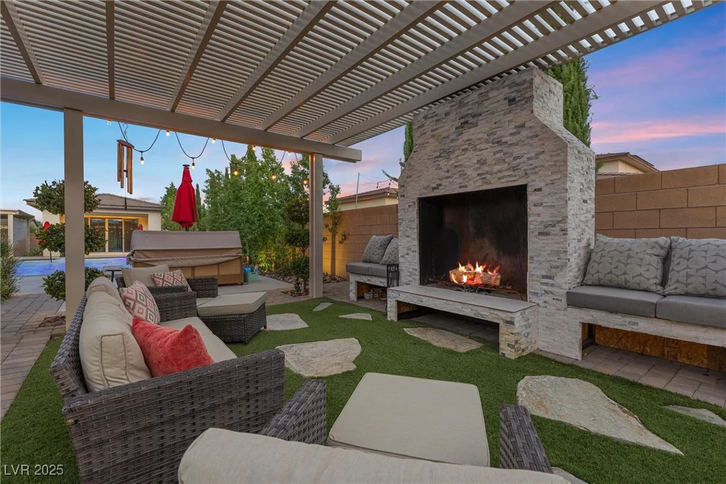 7869 Wheeler Creek, Las Vegas, NV 89113