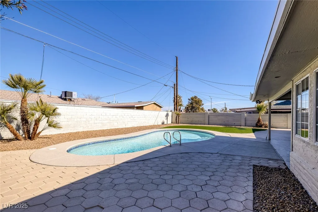 4506 Alpine, Las Vegas, NV 89107