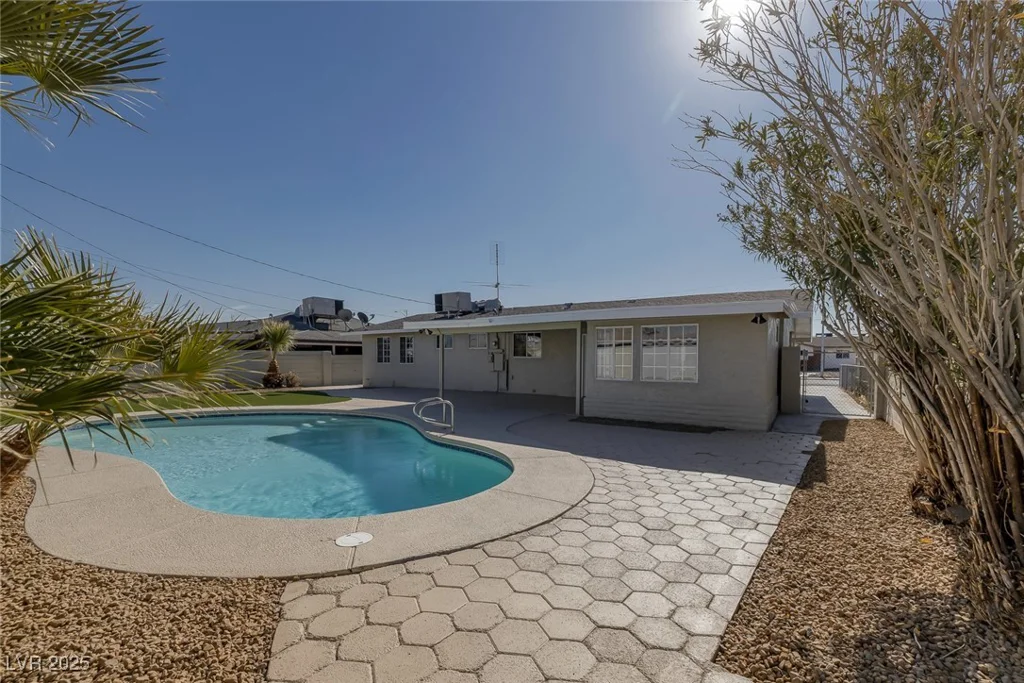 4506 Alpine, Las Vegas, NV 89107