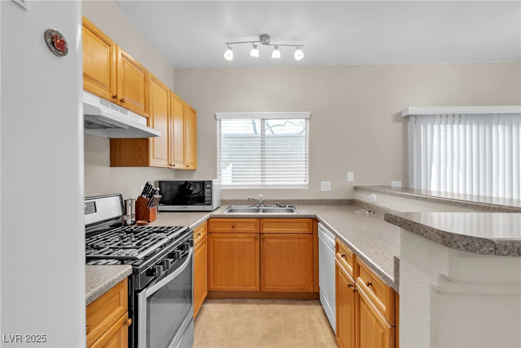 9323 Leaping Deer, Las Vegas, NV 89178