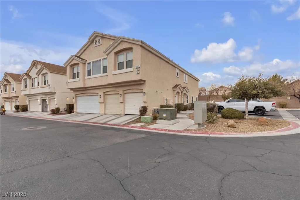 9323 Leaping Deer, Las Vegas, NV 89178