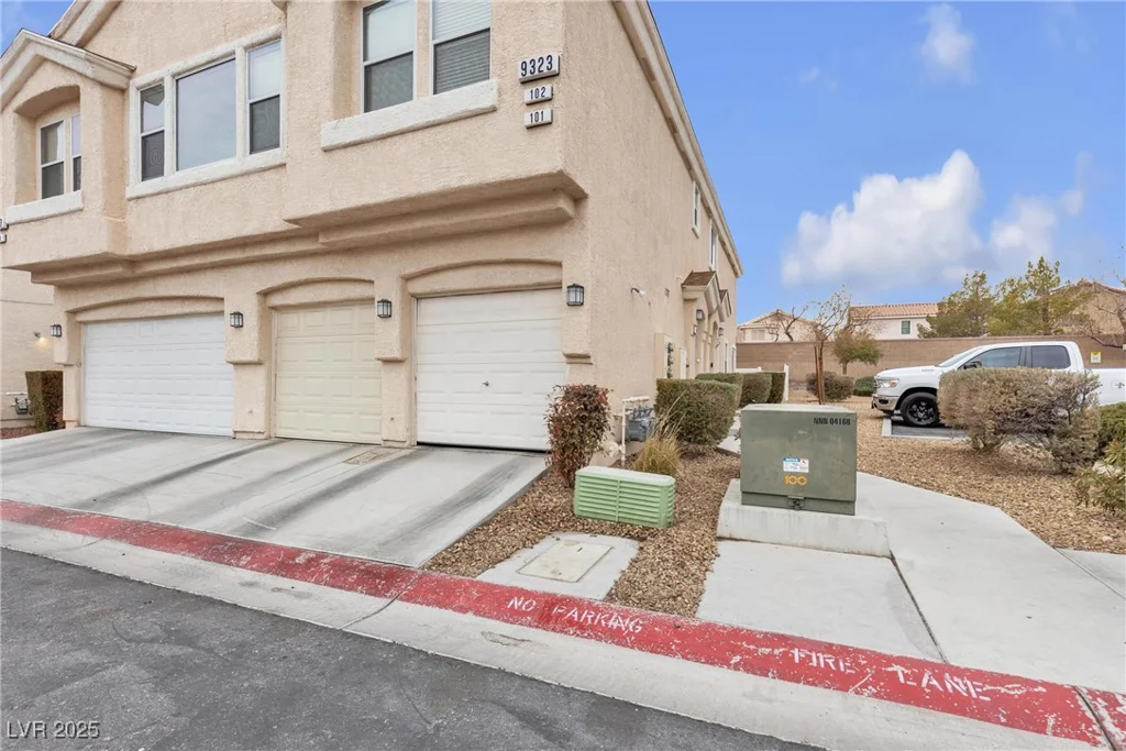 9323 Leaping Deer, Las Vegas, NV 89178