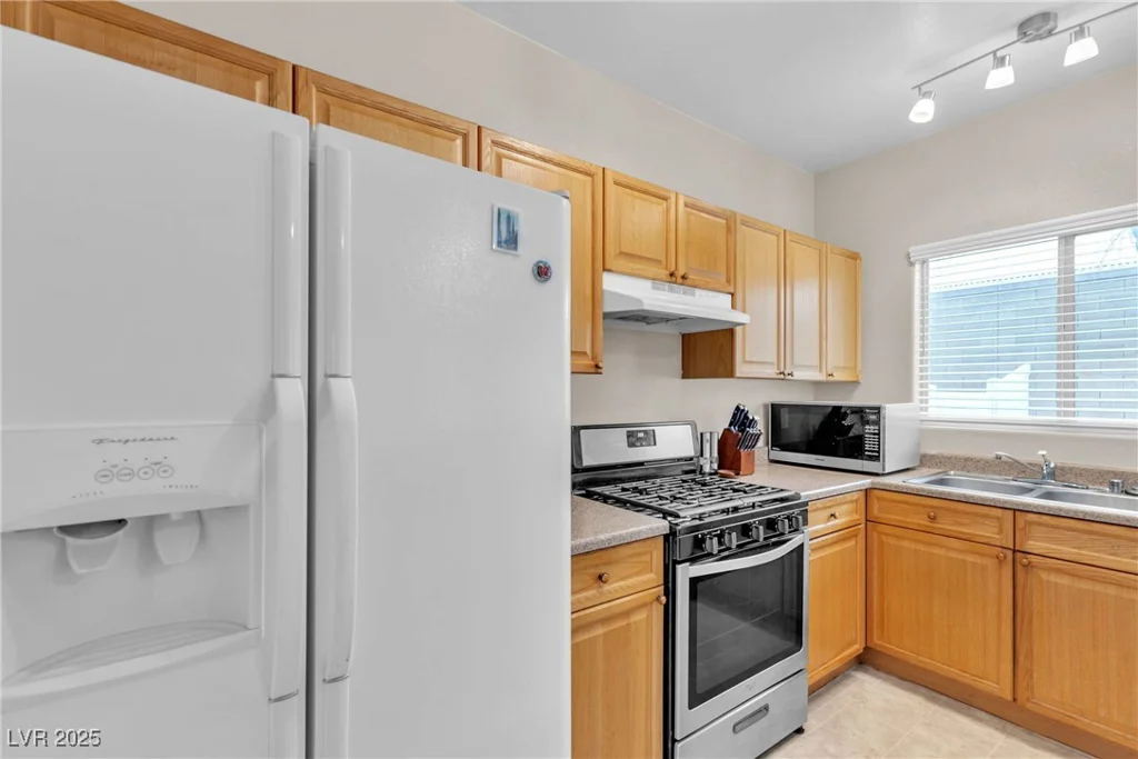 9323 Leaping Deer, Las Vegas, NV 89178